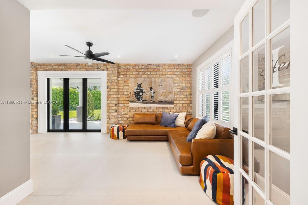 En Venta: $2,950,000 (5 camas, 4 baños, 4633 Pies cuadrados)