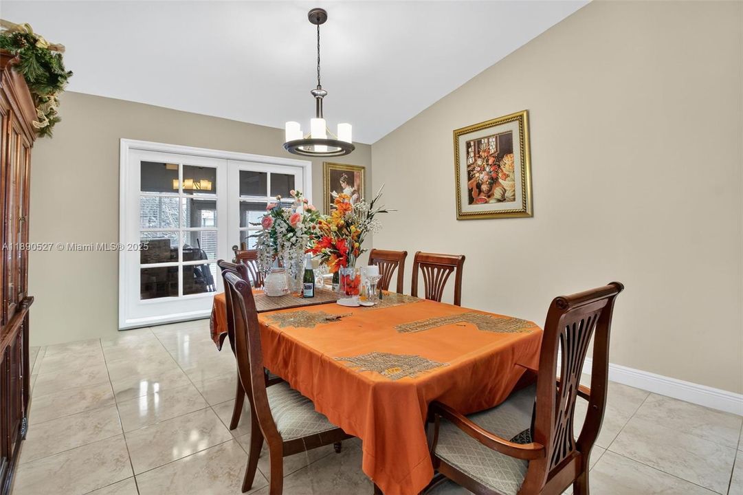 For Sale: $1,149,000 (4 beds, 3 baths, 3088 Square Feet)