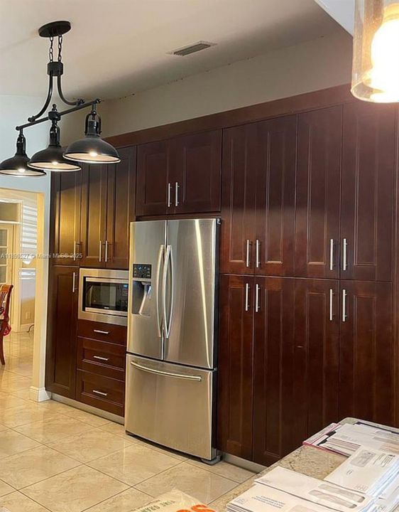 For Sale: $1,149,000 (4 beds, 3 baths, 3088 Square Feet)