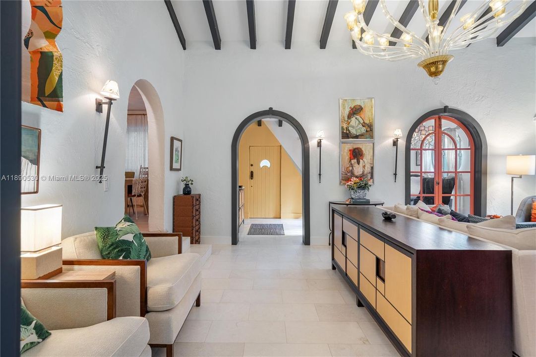 待售: $2,775,000 (3 贝兹, 2 浴室, 2219 平方英尺)