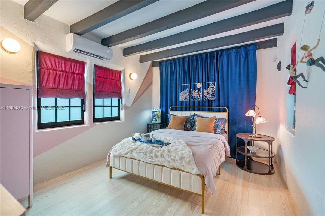 待售: $2,775,000 (3 贝兹, 2 浴室, 2219 平方英尺)