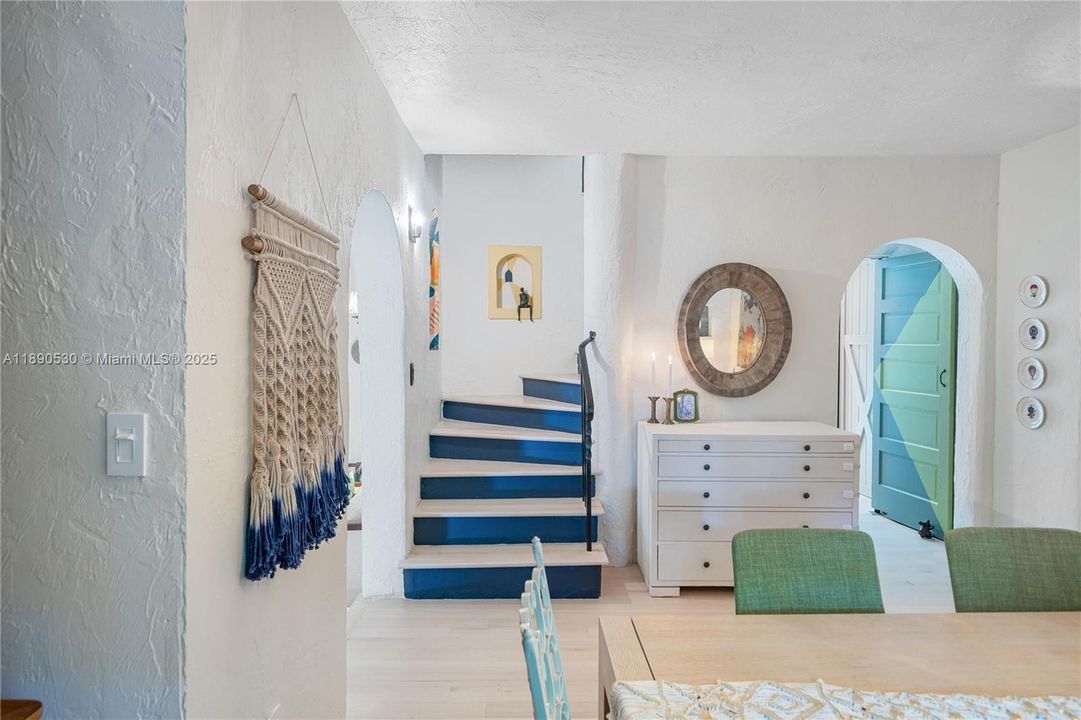 待售: $2,775,000 (3 贝兹, 2 浴室, 2219 平方英尺)