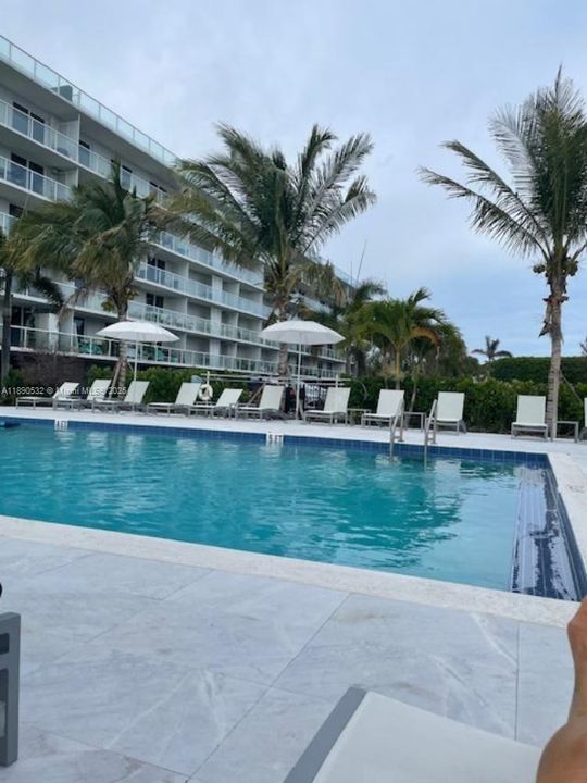 For Rent: $3,200 (0 beds, 1 baths, 465 Square Feet)