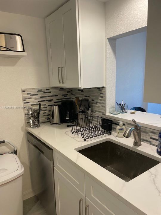 For Rent: $3,200 (0 beds, 1 baths, 465 Square Feet)