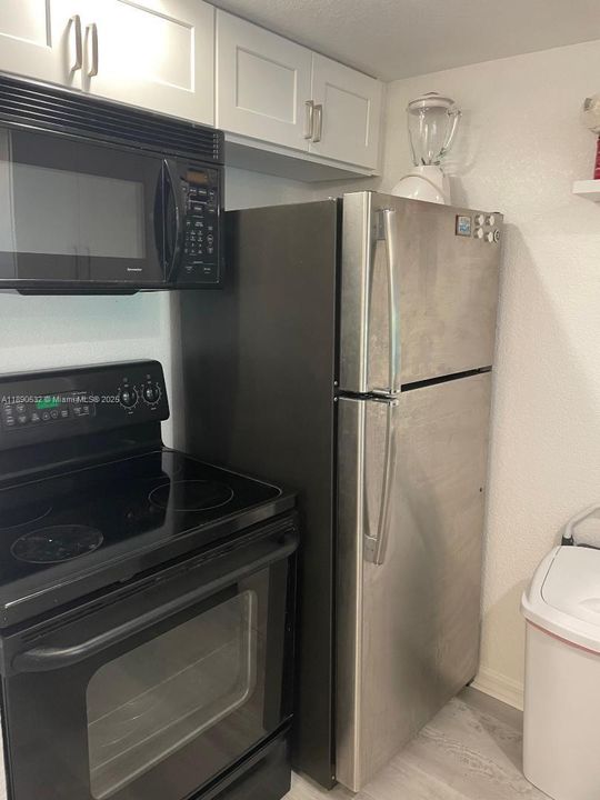 For Rent: $3,200 (0 beds, 1 baths, 465 Square Feet)