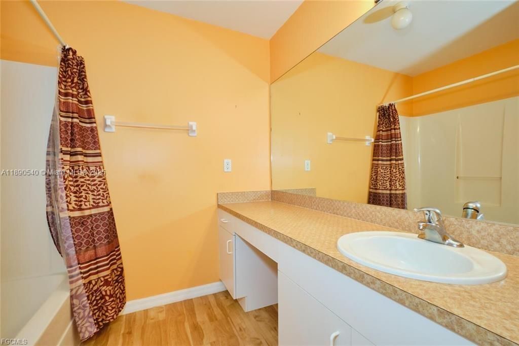 For Sale: $264,000 (3 beds, 2 baths, 1422 Square Feet)