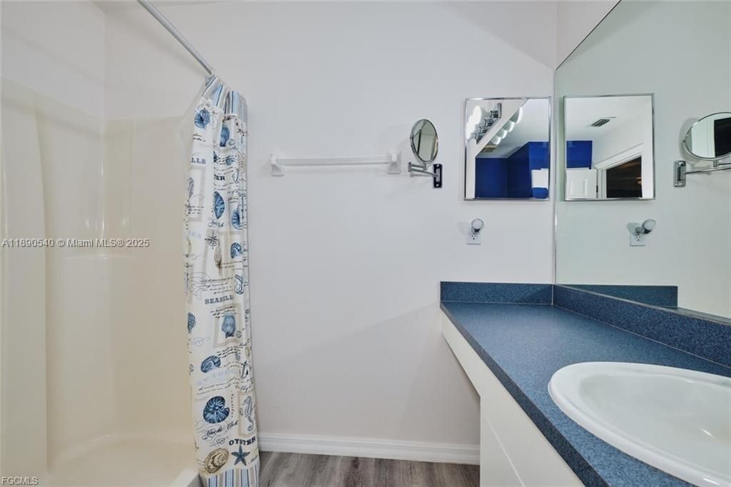 For Sale: $264,000 (3 beds, 2 baths, 1422 Square Feet)