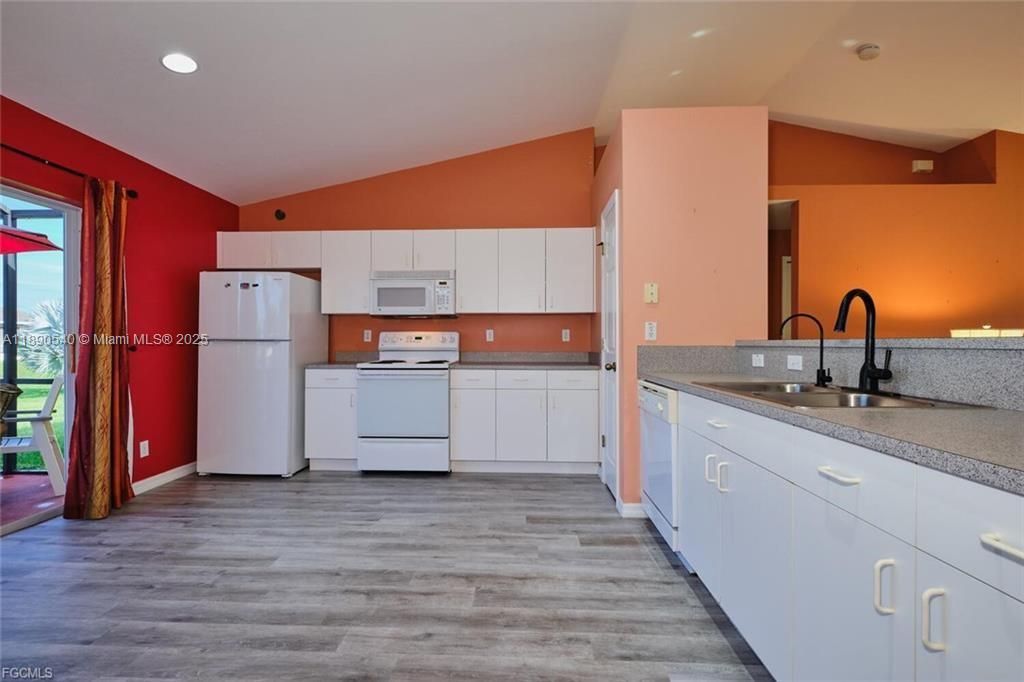 For Sale: $264,000 (3 beds, 2 baths, 1422 Square Feet)