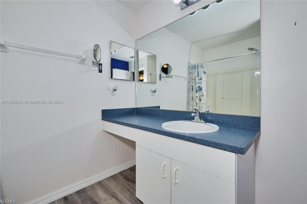 For Sale: $264,000 (3 beds, 2 baths, 1422 Square Feet)