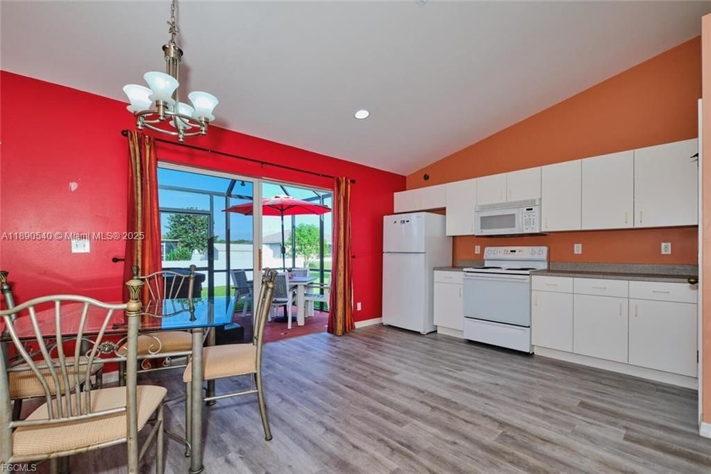 For Sale: $264,000 (3 beds, 2 baths, 1422 Square Feet)