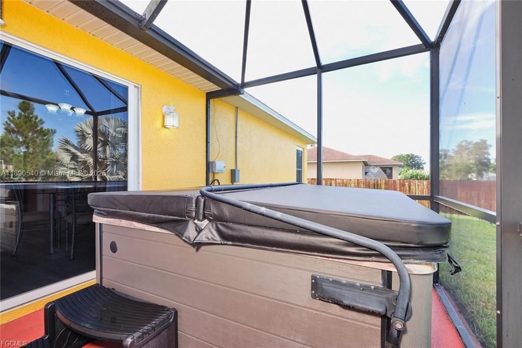 For Sale: $264,000 (3 beds, 2 baths, 1422 Square Feet)