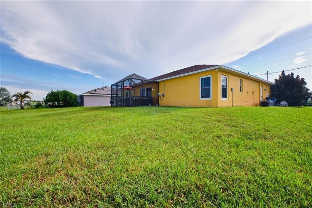 For Sale: $264,000 (3 beds, 2 baths, 1422 Square Feet)