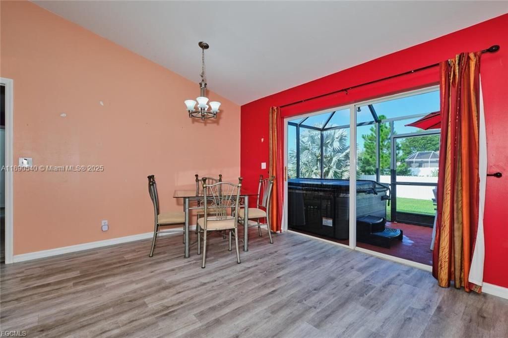 For Sale: $264,000 (3 beds, 2 baths, 1422 Square Feet)