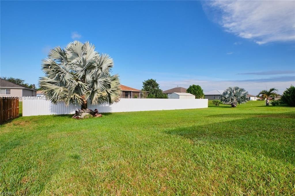 For Sale: $264,000 (3 beds, 2 baths, 1422 Square Feet)