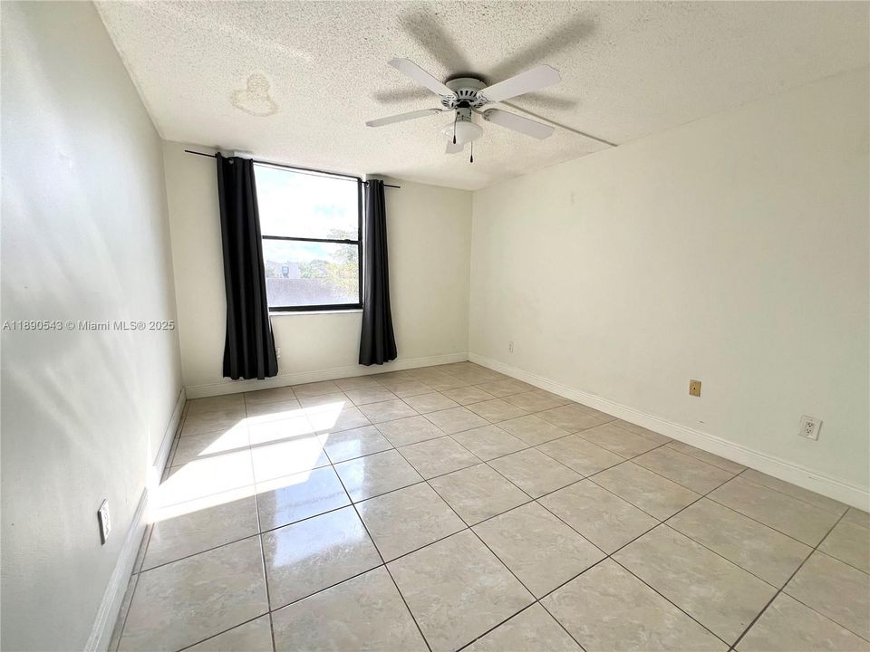 Activo con contrato: $1,850 (1 camas, 1 baños, 614 Pies cuadrados)