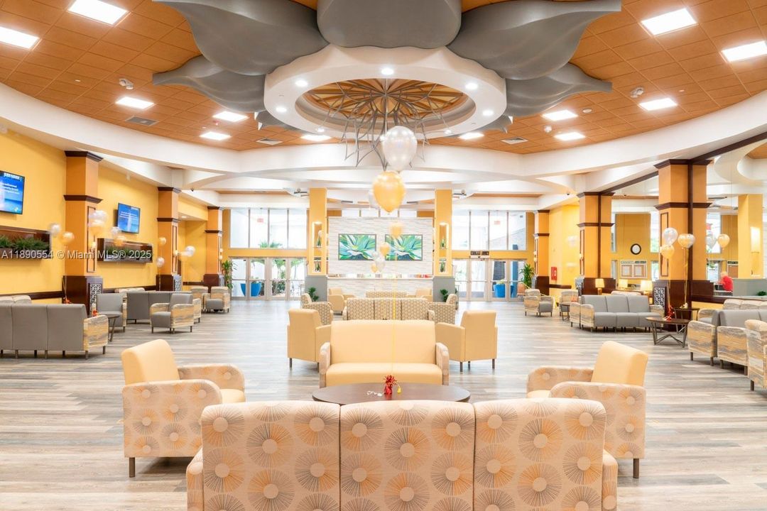 Под контрактом: $127,000 (2 спален, 2 ванн, 1228 Квадратных фут)