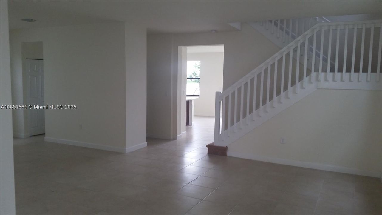 Active With Contract: $4,200 (5 beds, 4 baths, 2909 Square Feet)