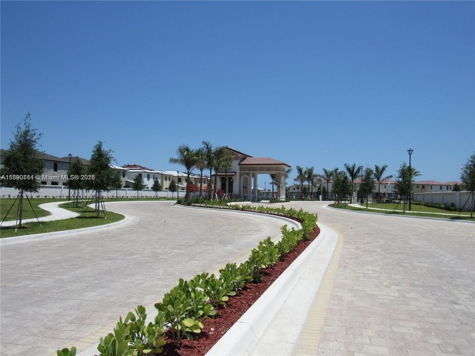 Active With Contract: $4,200 (5 beds, 4 baths, 2909 Square Feet)