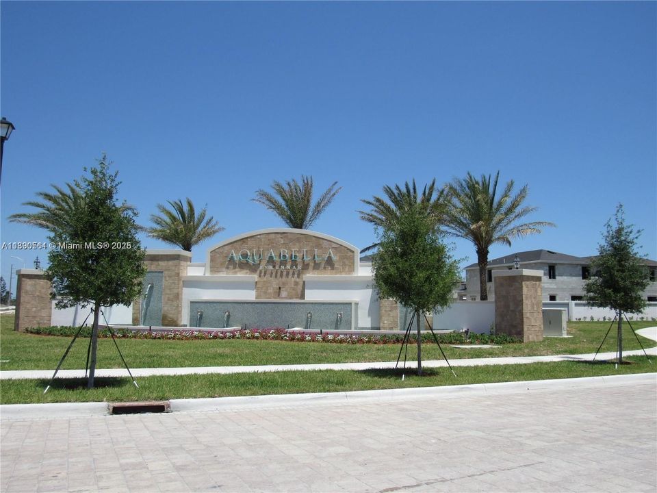 Active With Contract: $4,200 (5 beds, 4 baths, 2909 Square Feet)