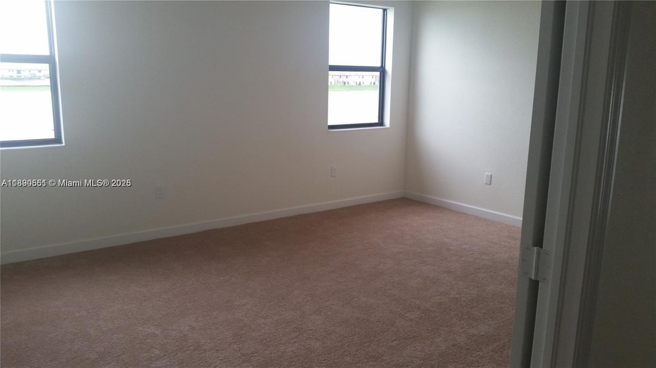 Active With Contract: $4,200 (5 beds, 4 baths, 2909 Square Feet)