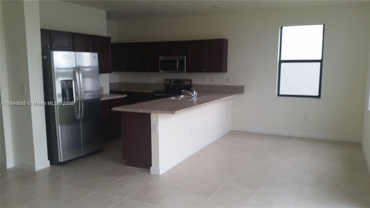 Active With Contract: $4,200 (5 beds, 4 baths, 2909 Square Feet)