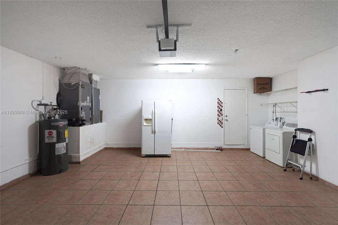 出租: $4,350 (3 贝兹, 2 浴室, 1420 平方英尺)