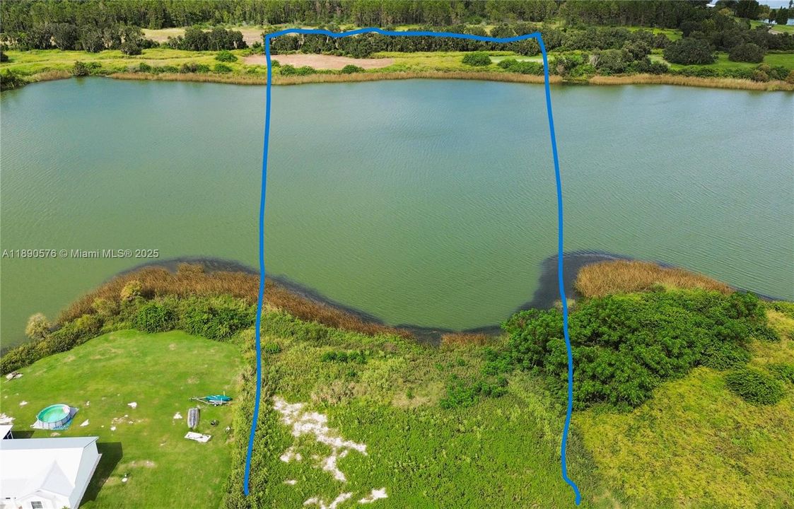 En Venta: $140,000 (5.01 acres)