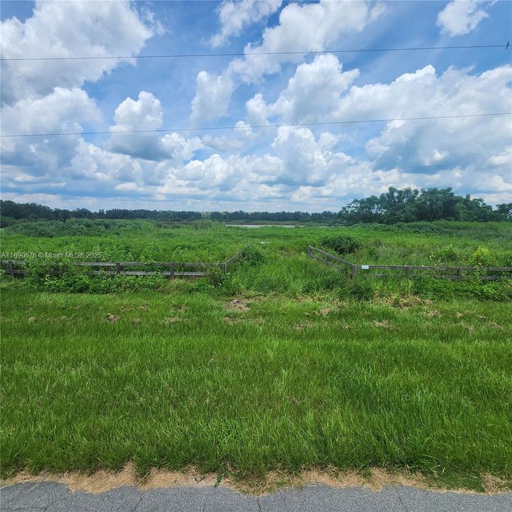 En Venta: $140,000 (5.01 acres)