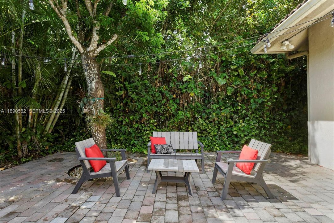 Ample pool deck for your sitting area or chases to sun bathed.