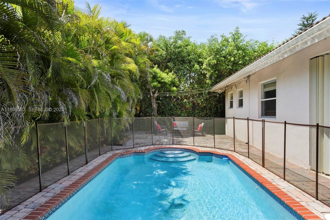 For Rent: $6,100 (4 beds, 3 baths, 2058 Square Feet)