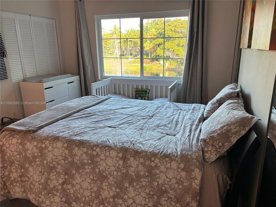 For Sale: $255,000 (1 beds, 1 baths, 618 Square Feet)