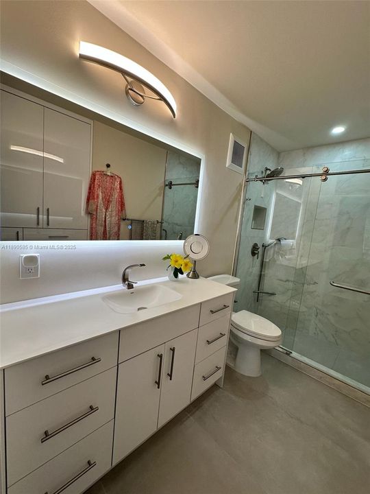 For Sale: $255,000 (1 beds, 1 baths, 618 Square Feet)