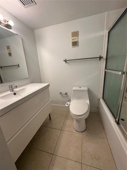 На продажу: $205,000 (2 спален, 2 ванн, 1015 Квадратных фут)