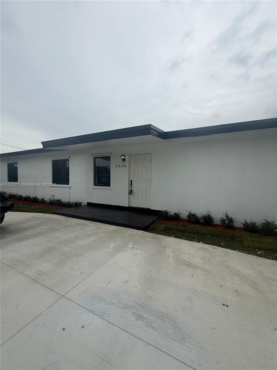 最近租的: $4,300 (5 贝兹, 3 浴室, 1561 平方英尺)