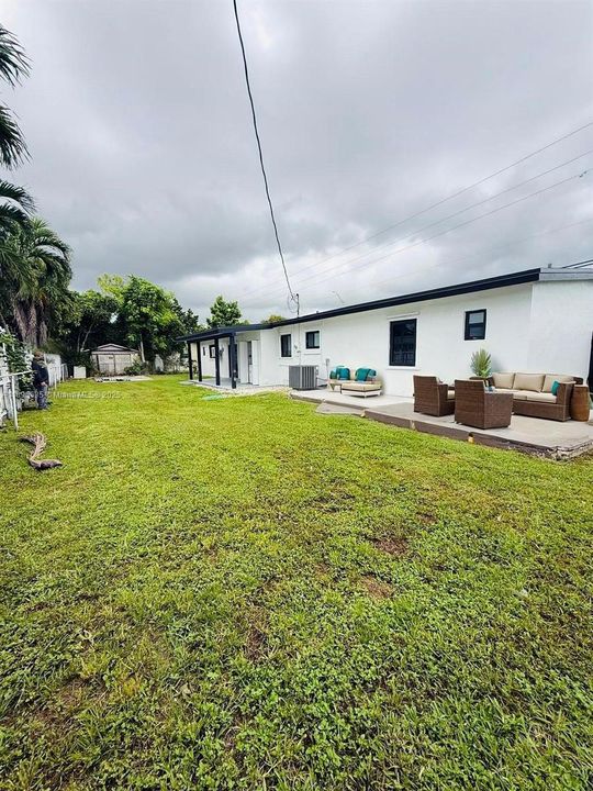 最近租的: $4,300 (5 贝兹, 3 浴室, 1561 平方英尺)