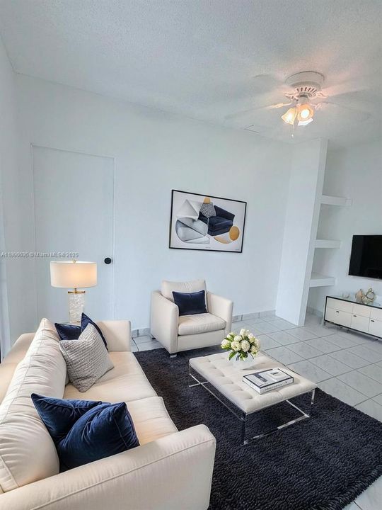 最近租的: $4,300 (5 贝兹, 3 浴室, 1561 平方英尺)