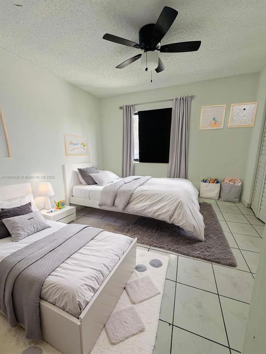 最近租的: $4,300 (5 贝兹, 3 浴室, 1561 平方英尺)