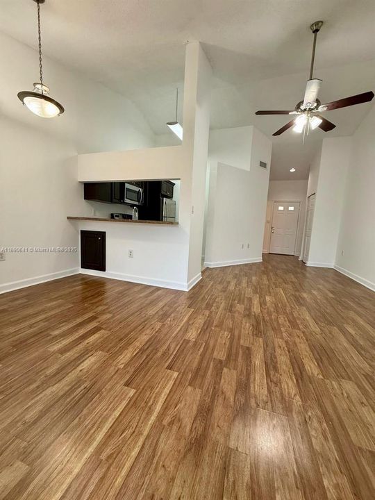 Недавно арендовано: $1,699 (1 спален, 1 ванн, 750 Квадратных фут)