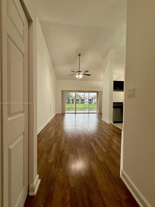 Недавно арендовано: $1,699 (1 спален, 1 ванн, 750 Квадратных фут)