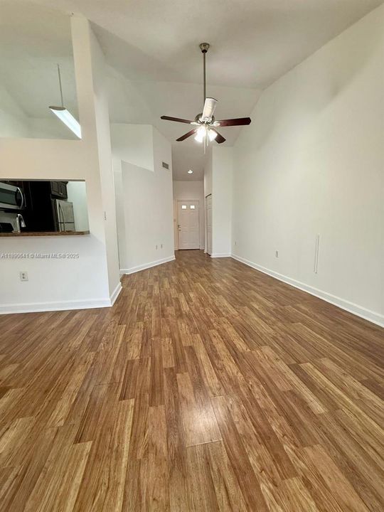 Недавно арендовано: $1,699 (1 спален, 1 ванн, 750 Квадратных фут)