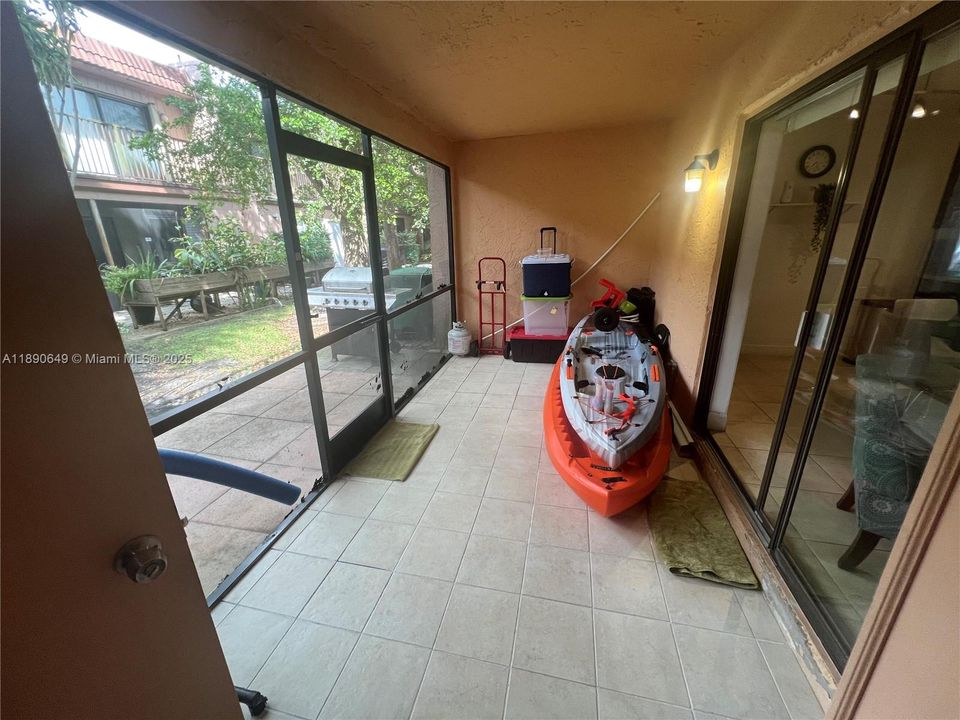 Activo con contrato: $279,000 (3 camas, 2 baños, 1360 Pies cuadrados)