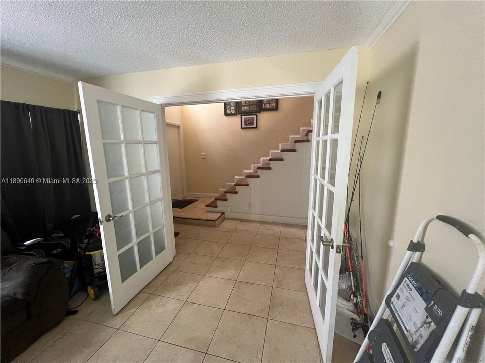 Activo con contrato: $279,000 (3 camas, 2 baños, 1360 Pies cuadrados)