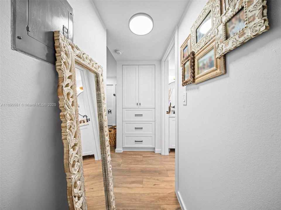 合同活跃: $375,000 (2 贝兹, 2 浴室, 1200 平方英尺)