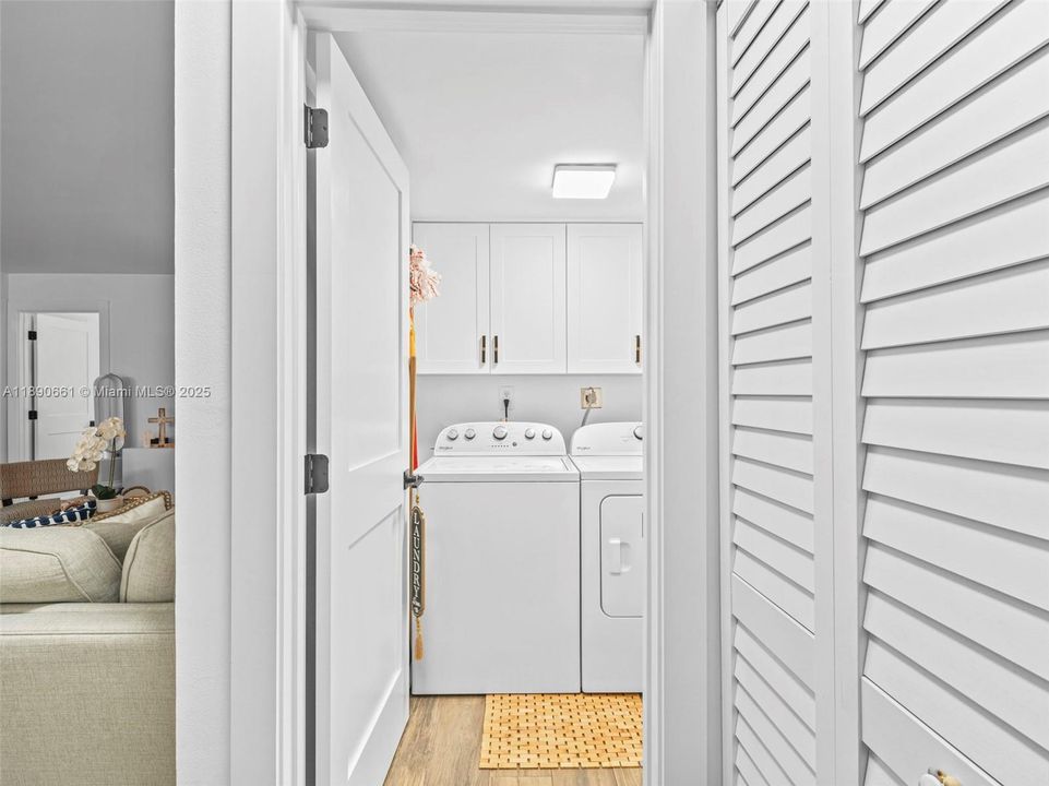 合同活跃: $375,000 (2 贝兹, 2 浴室, 1200 平方英尺)