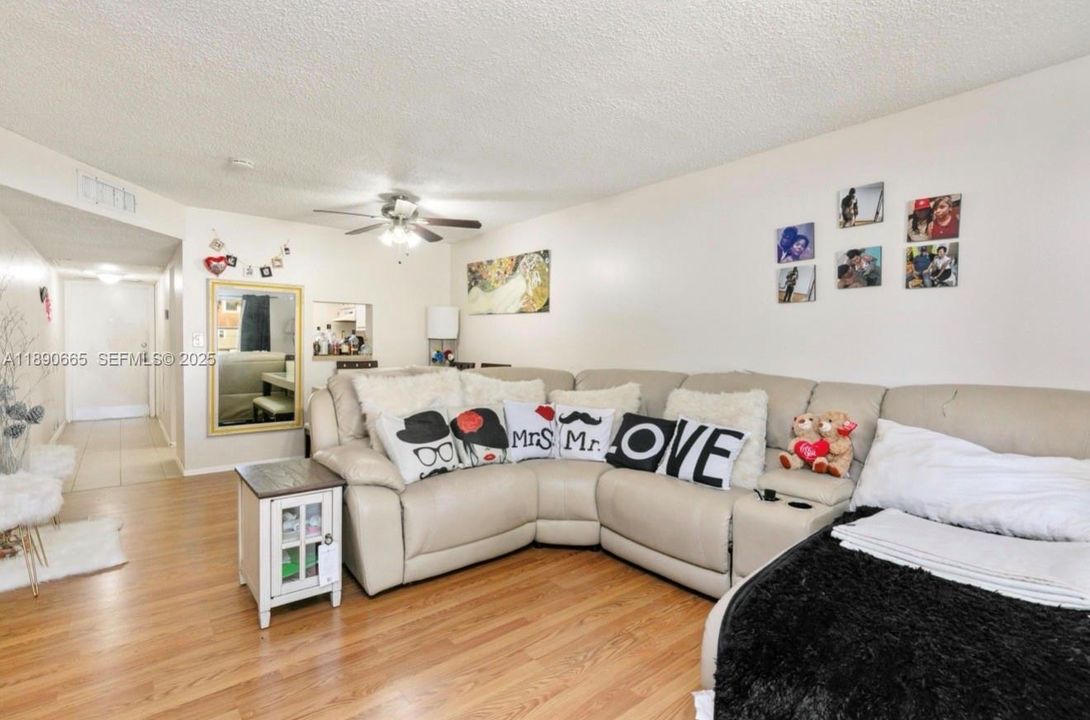 Active With Contract: $1,450 (1 beds, 1 baths, 0 Square Feet)