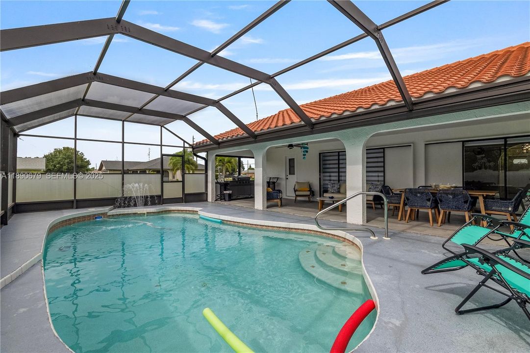 For Sale: $445,000 (4 beds, 2 baths, 1880 Square Feet)