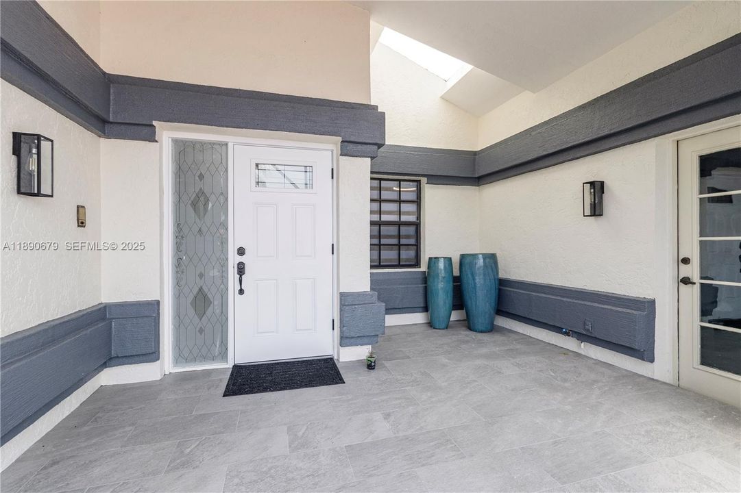 For Sale: $445,000 (4 beds, 2 baths, 1880 Square Feet)