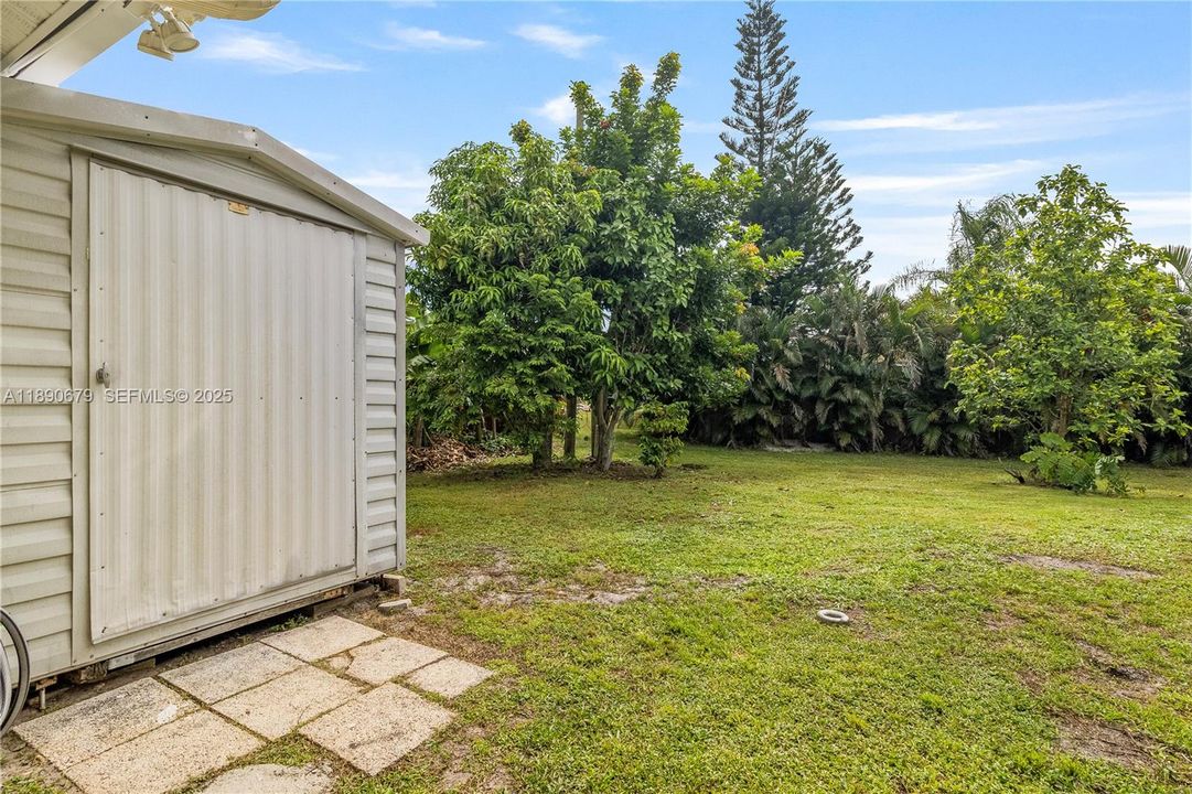 For Sale: $445,000 (4 beds, 2 baths, 1880 Square Feet)