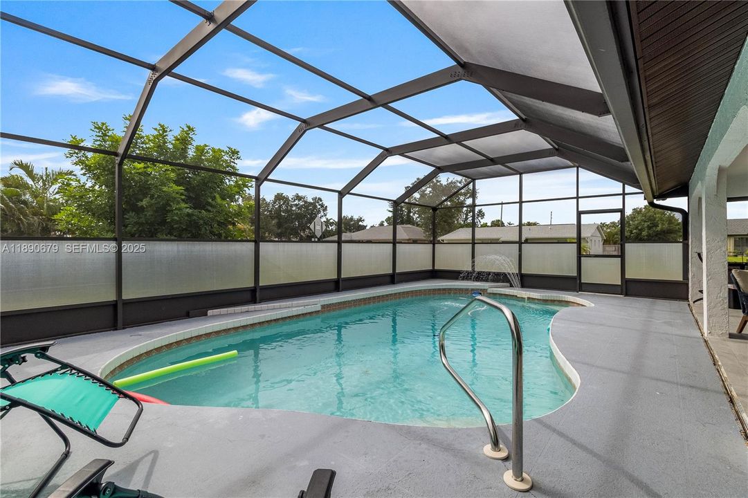 For Sale: $445,000 (4 beds, 2 baths, 1880 Square Feet)