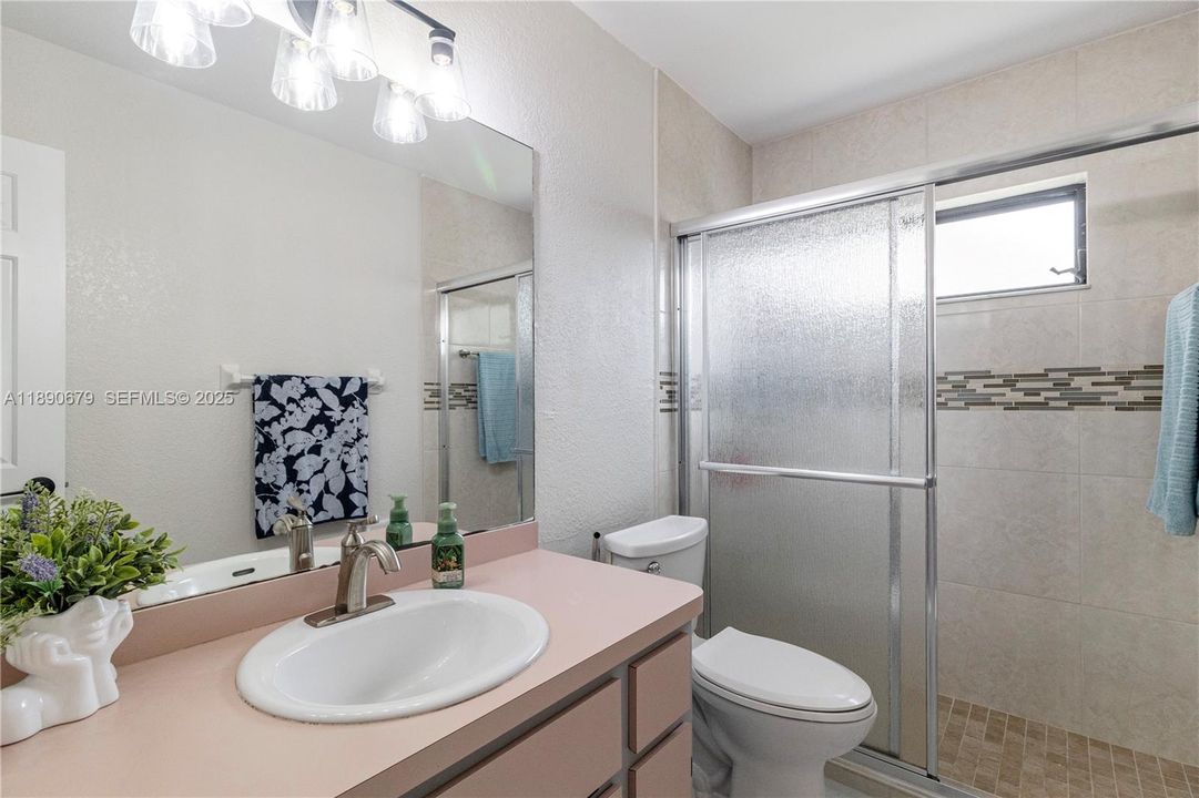 For Sale: $445,000 (4 beds, 2 baths, 1880 Square Feet)